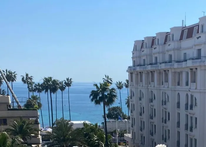 Gray D Albion 3* Cannes