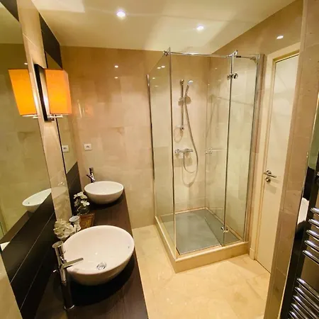 Gray D Albion Apartmanhotel