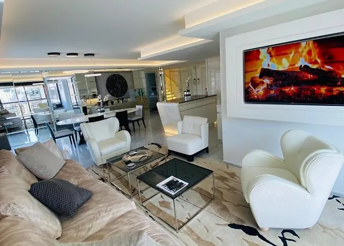Gray D Albion 3* Cannes