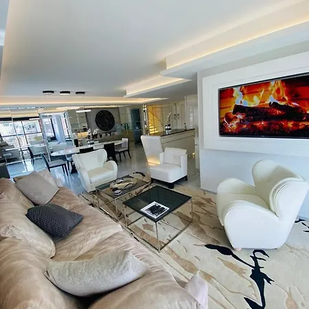 Gray D Albion 3* Cannes